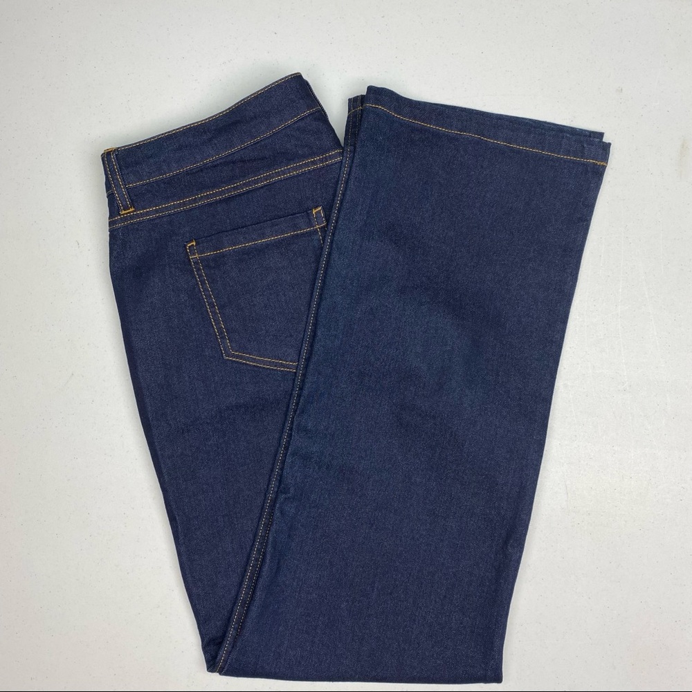 NWOT Signature Weekend Dark Wash, sz12/32. Summer Sale!!
